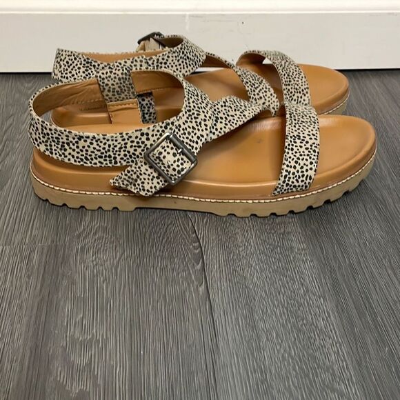 Universal Thread Lug Sole Sandals Leopard Print Animal Print Strap Size 11 - Picture 1 of 8
